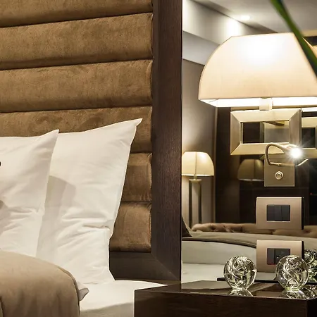 Готель Saint Boutique Hotel, Small Luxury