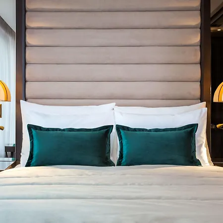 Saint Boutique Hotel, Small Luxury Готель
