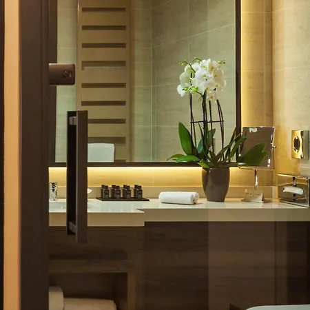 Saint Boutique Hotel, Small Luxury Готель Белград