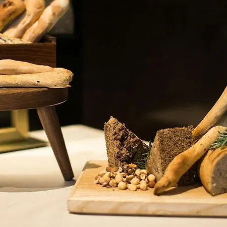 Saint Boutique Hotel, Small Luxury 5* Белград